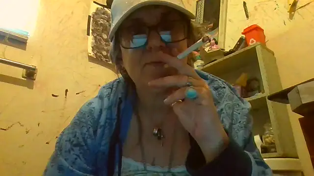 Snapshot of becky1111 chatting on April 2026 12:46:02 AM becky1111 online show from April 2026 12:46:02 AM