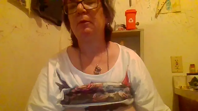 Snapshot of becky1111 chatting on June 2026 10:09:01 AM becky1111 online show from June 2026 10:09:01 AM