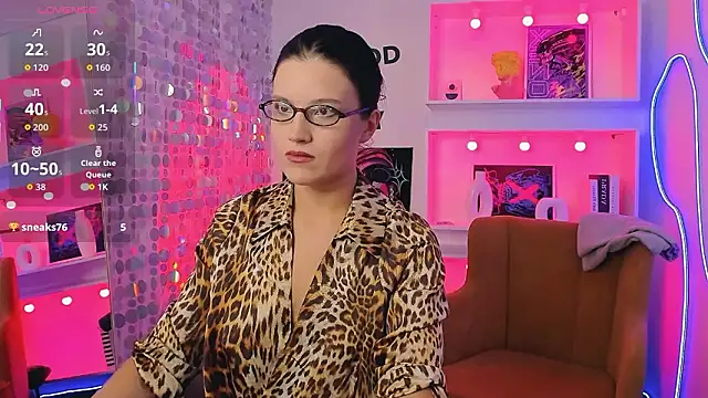 RowenMoon online show from February 2026 10:06:01 PM