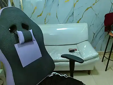 Boy tatto77 online show from March 2026 12:32:01 PM