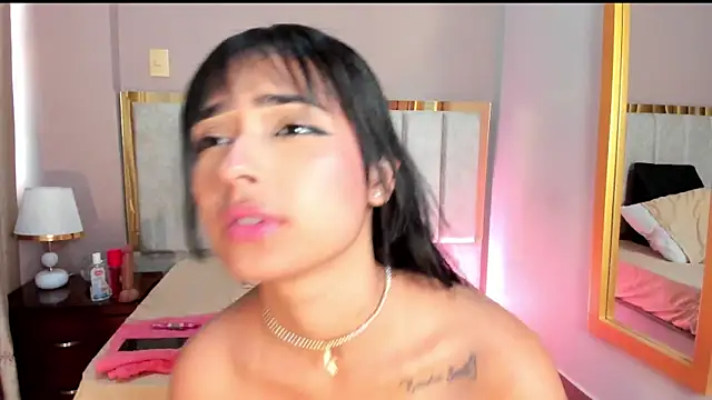 GahiaBelucci online show from April 2026 06:25:02 PM