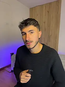 Snapshot of LIAM_COLT chatting on April 2026 12:22:01 AM LIAM COLT online show from April 2026 12:22:01 AM
