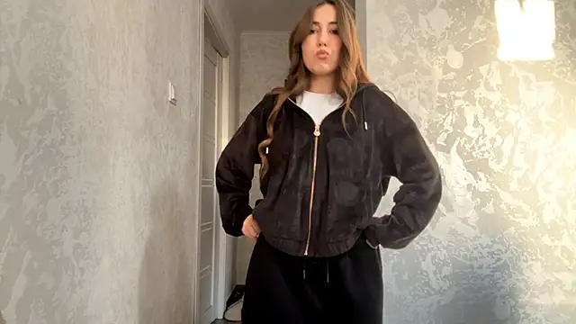 Snapshot of DeannaSuri chatting on December 2025 01:29:02 PM DeannaSuri online show from December 2025 01:29:02 PM