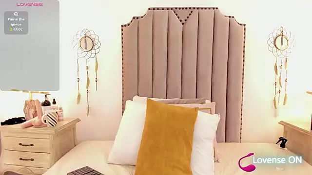 amber  ferrera online show from April 2026 07:45:01 AM