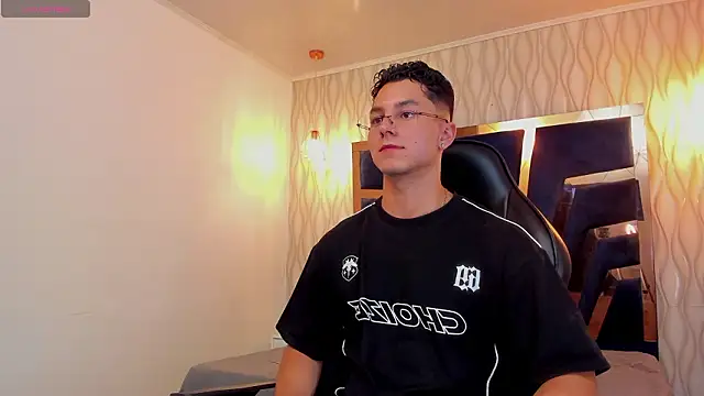 Noah Clarkk online show from March 2026 05:18:02 PM