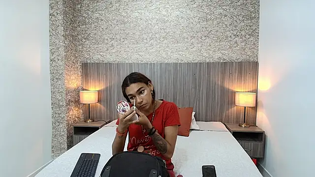 zoe bermudez online show from December 2025 11:28:02 AM