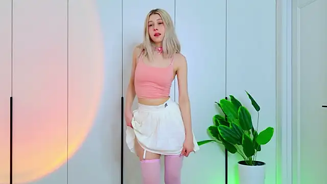 MidnightLily  online show from March 2026 02:52:01 AM