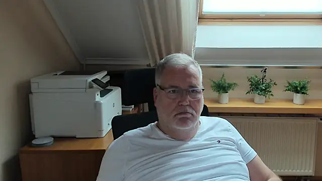 Snapshot of gentlecamsub chatting on December 2025 12:45:01 PM gentlecamsub online show from December 2025 12:45:01 PM