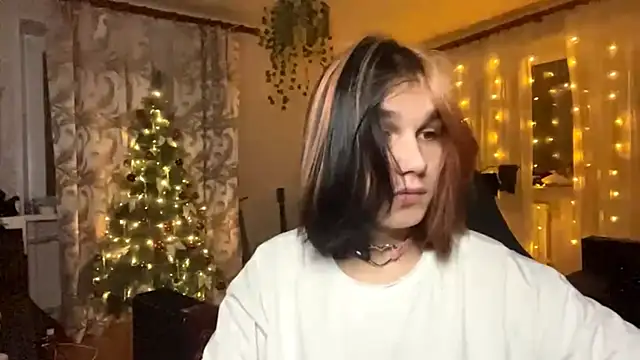 emo sweet online show from December 2025 07:31:01 PM