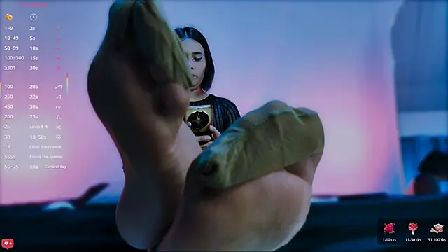 Snapshot of ScarlettRedsins chatting on February 2026 01:00:02 AM ScarlettRedsins online show from February 2026 01:00:02 AM