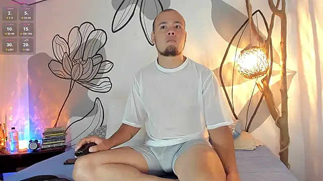 Snapshot of maaxtaylor_ chatting on February 2026 11:07:02 AM maaxtaylor online show from February 2026 11:07:02 AM