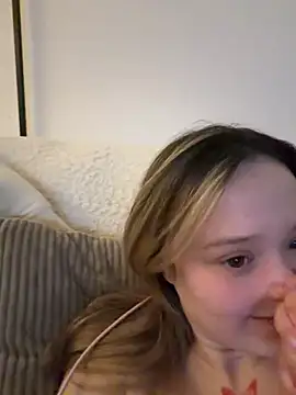 LilyLuck  online show from February 2026 10:16:02 PM