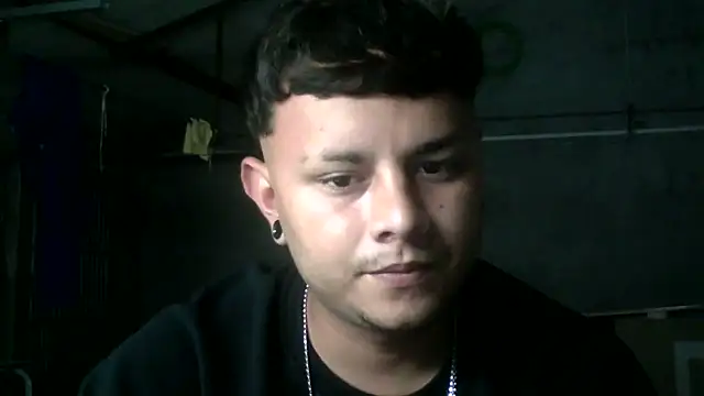 Snapshot of Sickbooy69 chatting on May 2026 03:30:01 PM Sickbooy69 online show from May 2026 03:30:01 PM