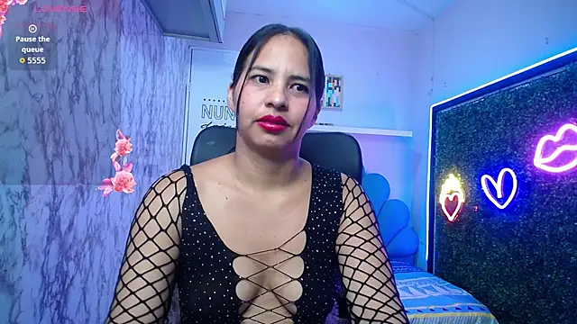 nicol ross19 online show from March 2026 03:11:01 AM