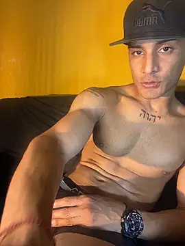 Maicol xxxx online show from February 2026 11:38:02 AM