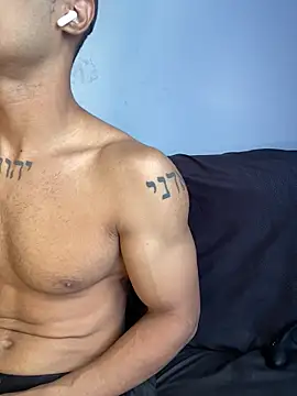 Maicol xxxx online show from February 2026 03:38:01 PM