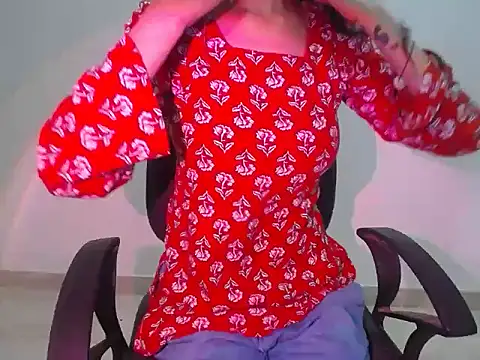Snapshot of Farhana_beautyfull chatting on June 2026 04:33:01 AM Farhana beautyfull online show from June 2026 04:33:01 AM