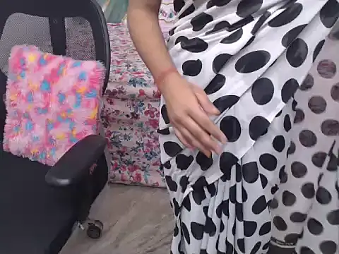 Snapshot of bold-smirthii chatting on February 2026 04:33:02 AM bold-smirthii online show from February 2026 04:33:02 AM