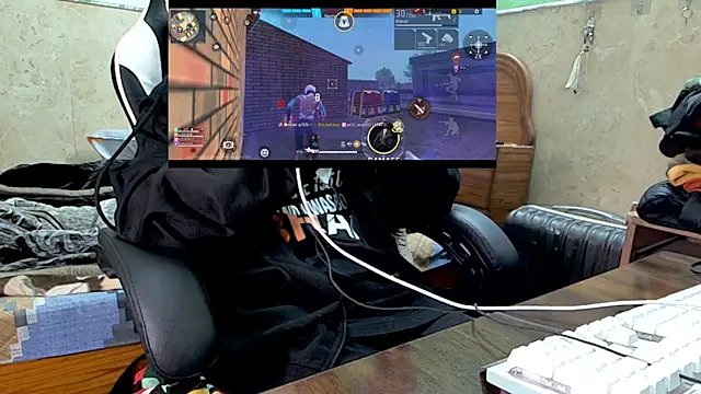 Snapshot of vincenzox7 chatting on February 2026 04:18:01 PM vincenzox7 online show from February 2026 04:18:01 PM