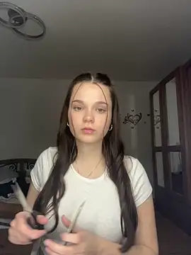 Snapshot of ElenaMariee chatting on December 2025 10:06:02 PM ElenaMariee online show from December 2025 10:06:02 PM