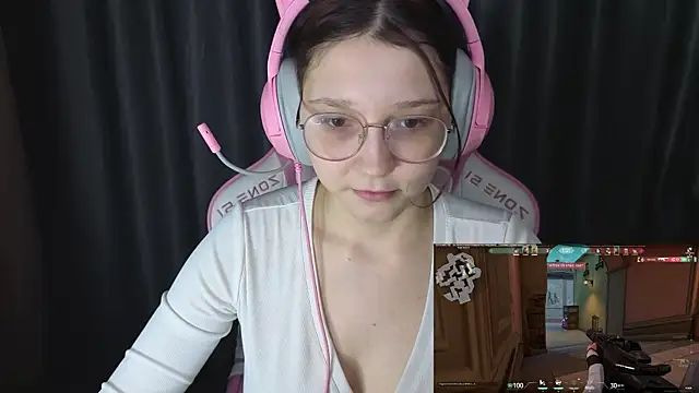 Snapshot of Pink-Aura- chatting on January 2026 06:13:01 PM Pink-Aura- online show from January 2026 06:13:01 PM