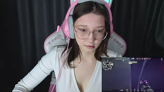 Snapshot of Pink-Aura- chatting on January 2026 07:19:01 PM Pink-Aura- online show from January 2026 07:19:01 PM