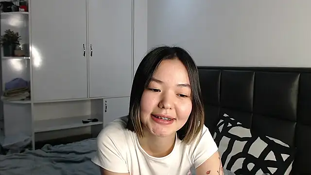 niia mur online show from February 2026 05:55:01 PM