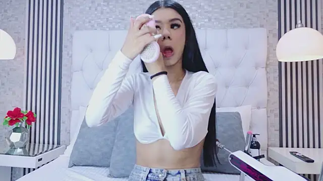 Snapshot of VioletGracee chatting on February 2026 12:37:01 PM VioletGracee online show from February 2026 12:37:01 PM