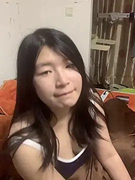 Luozhiqi520 online show from December 2025 04:25:02 PM