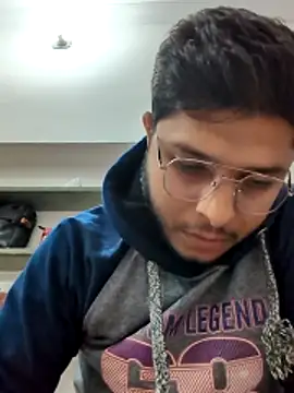 Snapshot of boyzzxzzz chatting on December 2025 06:48:02 PM boyzzxzzz online show from December 2025 06:48:02 PM