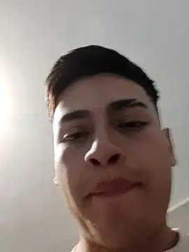 Snapshot of etmonstiv chatting on December 2025 10:39:02 PM etmonstiv online show from December 2025 10:39:02 PM