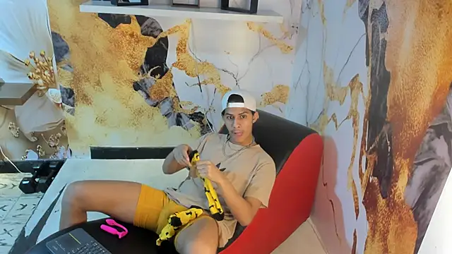 Victor LatinBoy online show from February 2026 03:11:01 AM