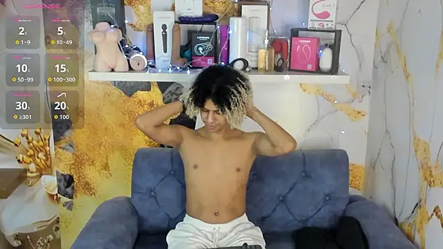 Victor LatinBoy online show from February 2026 04:01:02 AM