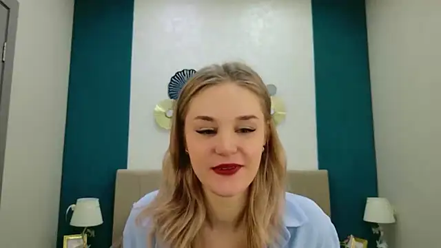 Molly Voss online show from February 2026 03:27:02 PM