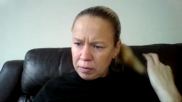 Snapshot of jennyblondeuk chatting on January 2026 03:05:01 PM jennyblondeuk online show from January 2026 03:05:01 PM
