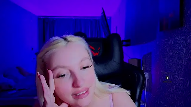 Snapshot of Eva_Vibe_ chatting on June 2026 10:24:01 PM Eva Vibe online show from June 2026 10:24:01 PM