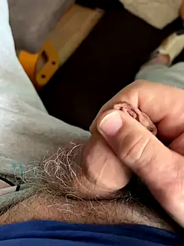 Snapshot of passatwind chatting on December 2025 12:34:02 PM passatwind online show from December 2025 12:34:02 PM