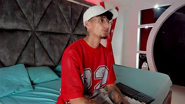 Stone Biker online show from December 2025 02:09:02 AM