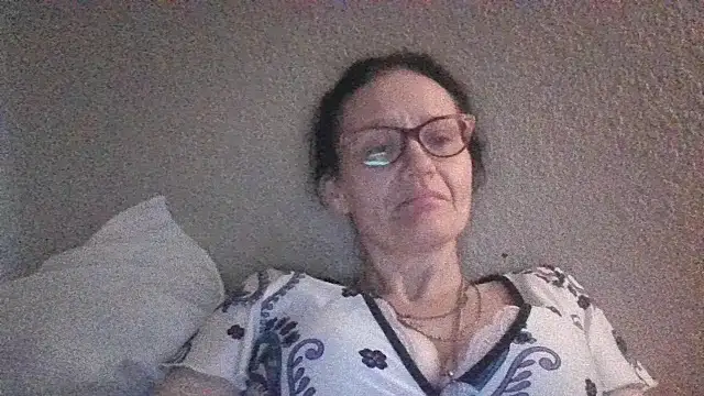 CrownedCuppa online show from April 2026 09:15:01 PM