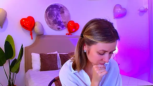 EmeraldGlow online show from February 2026 02:47:01 PM