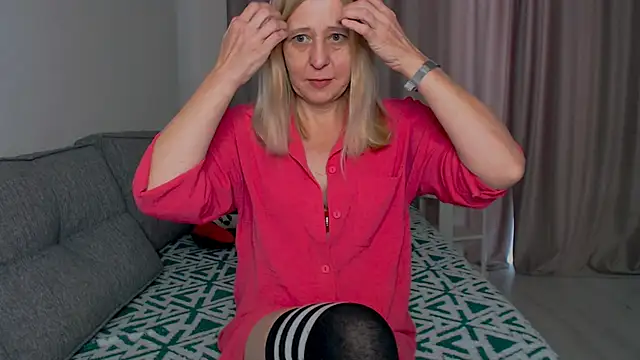 MiLenaMilf online show from January 2026 07:58:02 AM