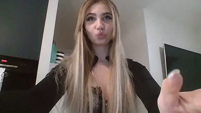 TeenLily online show from February 2026 07:56:01 PM