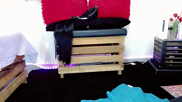 Yara Atwan online show from February 2026 11:15:01 AM