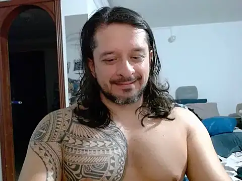 Snapshot of gonzzohunterr chatting on June 2026 02:23:01 AM gonzzohunterr online show from June 2026 02:23:01 AM