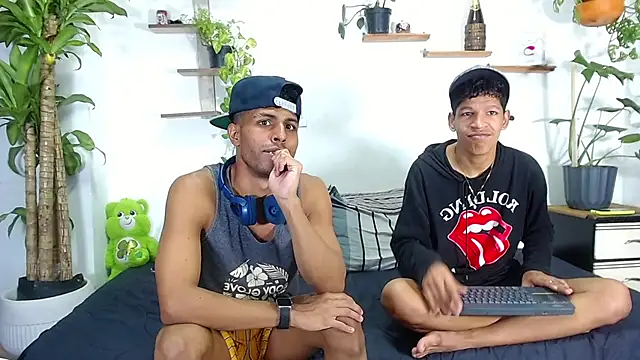 Interracial Snow Bunny online show from February 2026 07:18:01 PM