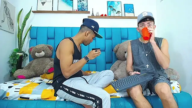 Interracial Snow Bunny online show from March 2026 02:10:01 PM