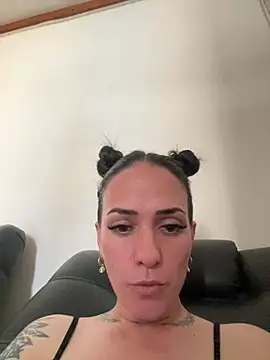 Snapshot of donatella07 chatting on January 2026 06:02:02 PM donatella07 online show from January 2026 06:02:02 PM