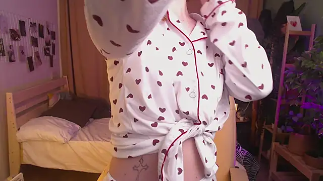 Haya Harareet online show from January 2026 01:11:02 AM