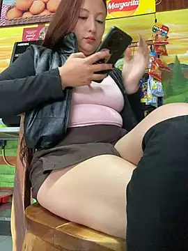 Scarlet auraa online show from May 2026 10:06:02 PM