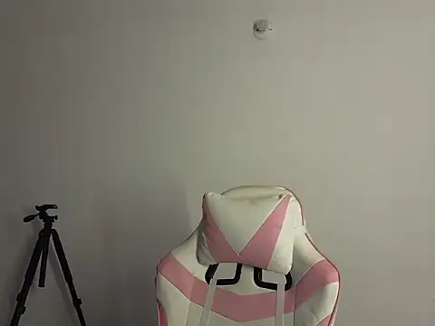 Daphne Grayy online show from March 2026 12:09:01 PM